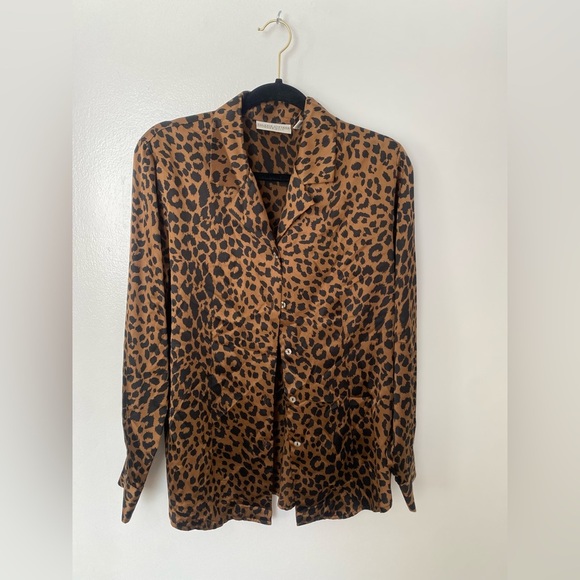 VALERIE STEVENS Animal Print Leopard 100% Silk Button Blouse Long Cuff Sleeve 8 - Picture 1 of 4